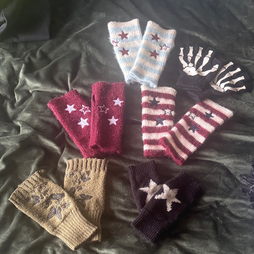 Kids Star Pattern Fingerless Gloves /arm warmers Burgundy, Blue, Black, Tan
